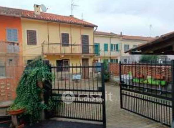 Casa bi/trifamiliare in residenziale in Borgata Calcini