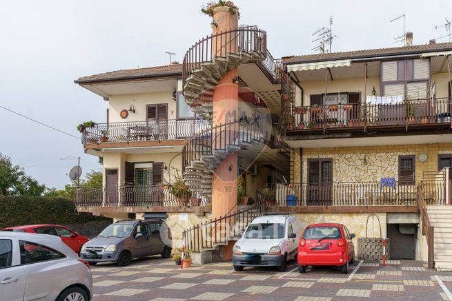 Appartamento in residenziale in Via Vincenzo Ricca 1