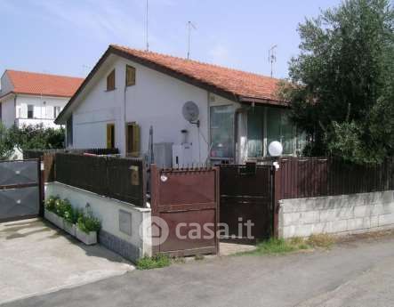 Villa in residenziale in Via della Cinciarella