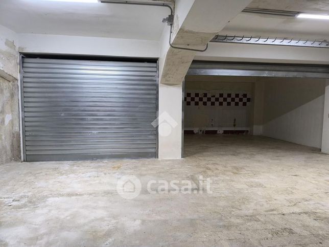 Box/posto auto in residenziale in Via Simoncini Scaglione 48