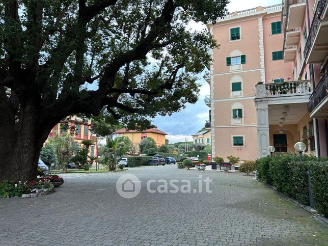 Appartamento in residenziale in Viale delle Palme 20