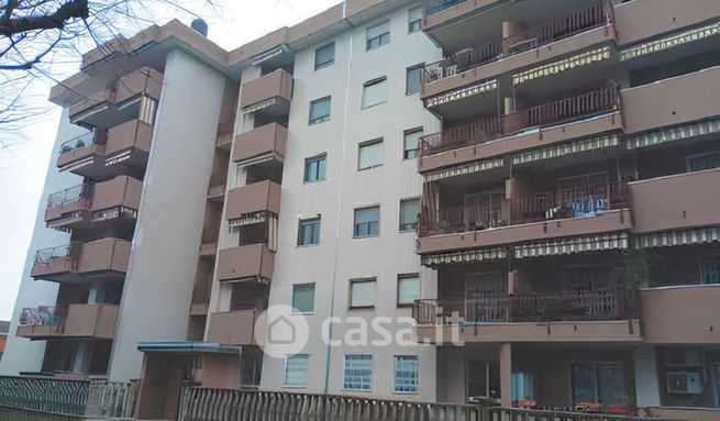 Appartamento in residenziale in Viale Liberazione 38