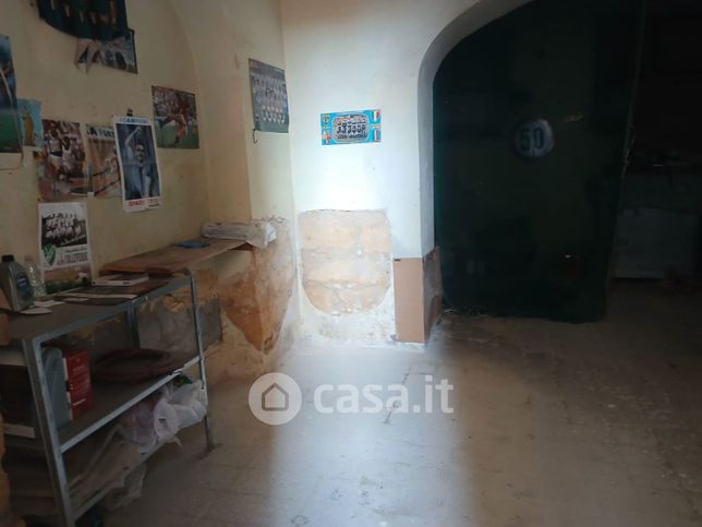 Box/posto auto in residenziale in Via Antonino Restivo 7