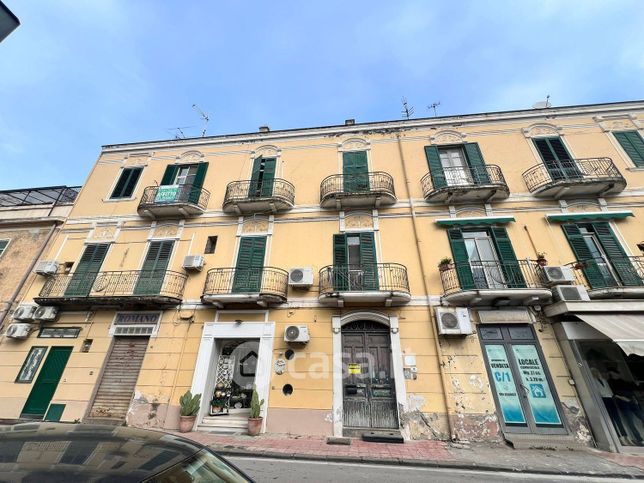 Appartamento in residenziale in Via Albenzio de Fusco 10
