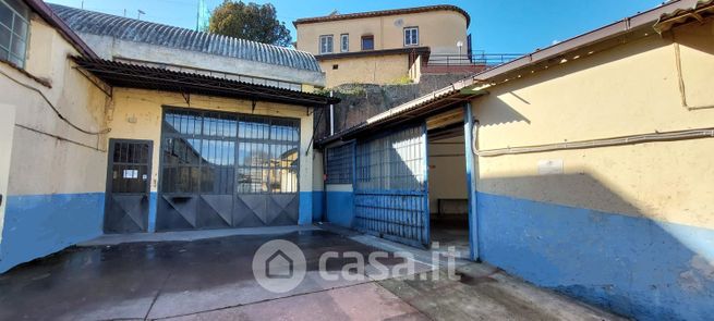 Capannone in commerciale in Via Mesula