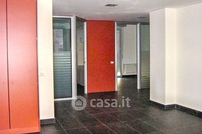 Ufficio in commerciale in Via Cavour