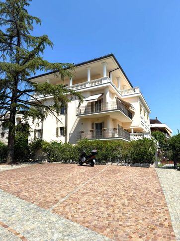 Appartamento in residenziale in Largo C.L.N. 5