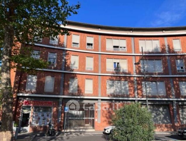 Ufficio in commerciale in Piazza Europa 3