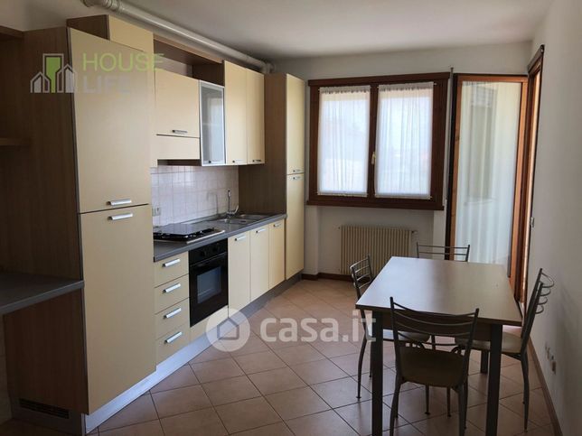 Appartamento in residenziale in Via Verlato