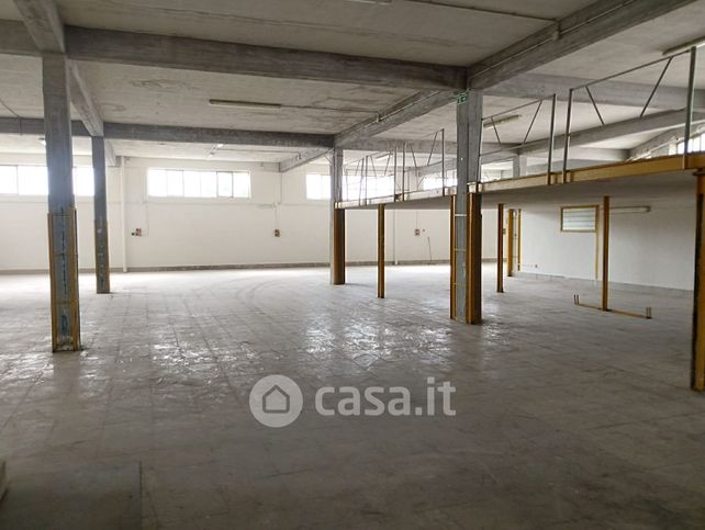 Capannone in commerciale in Via Seminario