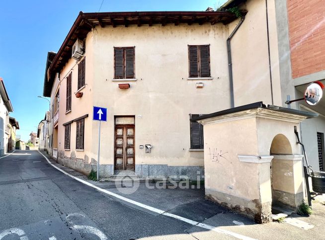 Casa indipendente in residenziale in Via San Vitale 2