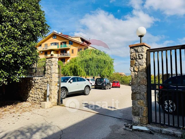 Appartamento in residenziale in Via Aquino 8