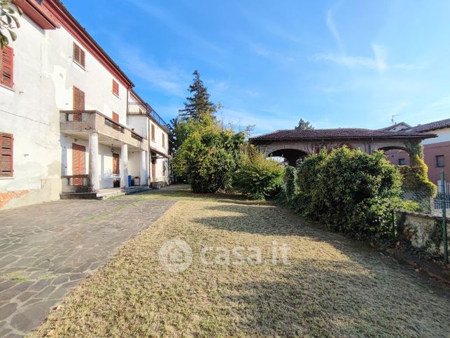 Casa indipendente in residenziale in Via Irene Casati 32