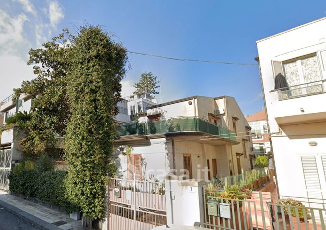 Appartamento in residenziale in Via Cesare Battisti 5