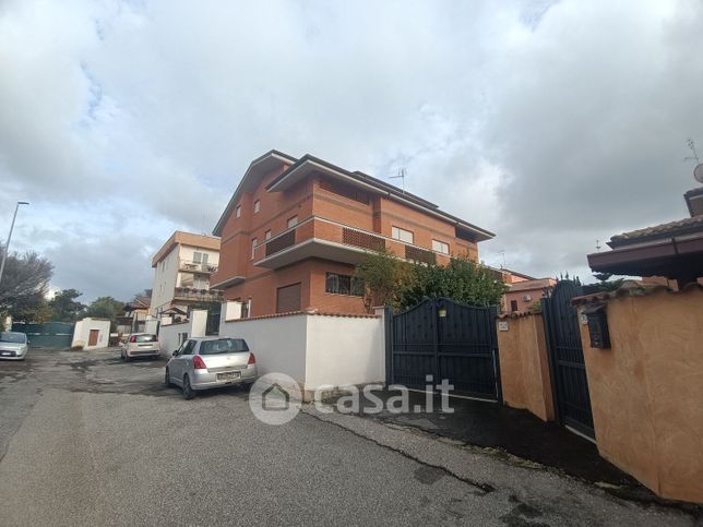 Appartamento in residenziale in Via Renato Massa 56