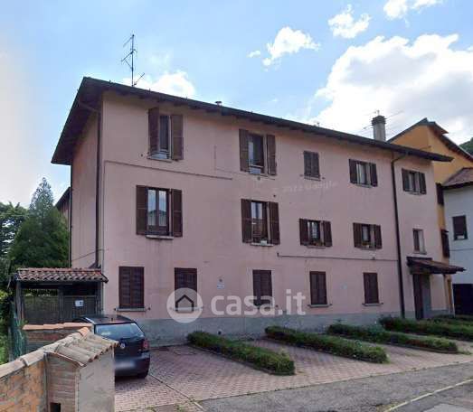 Appartamento in residenziale in Via Urago 15 A