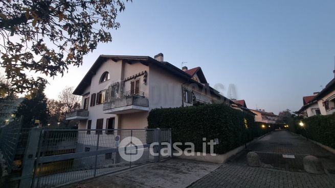 Appartamento in residenziale in Via delle Biolle