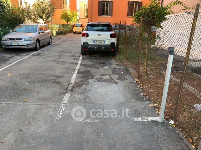 Garage/posto auto in residenziale in Via Pasubio 62