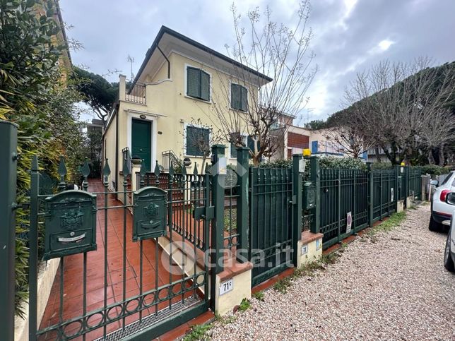 Appartamento in residenziale in Viale E. de Amicis 71