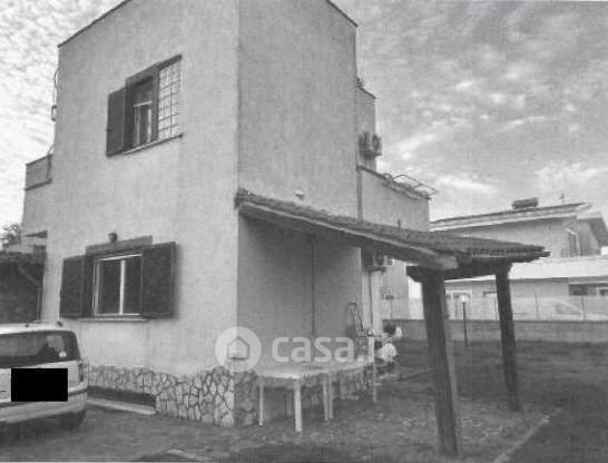 Villa in residenziale in Viale Nuova California
