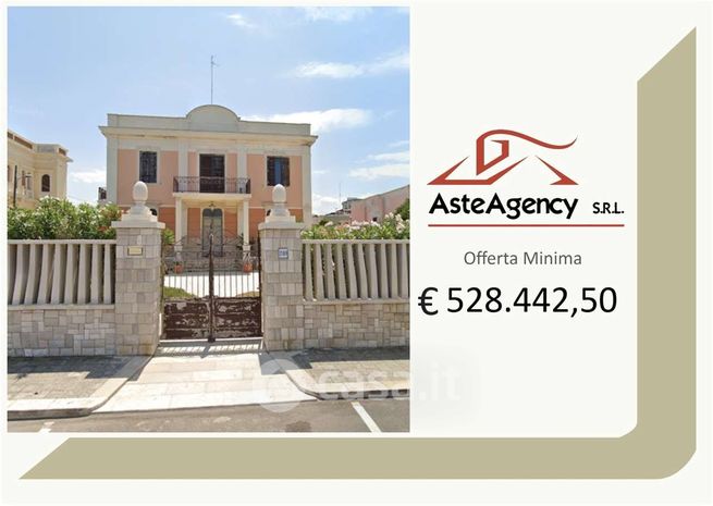 Villa in residenziale in Lungomare Cristoforo Colombo 240