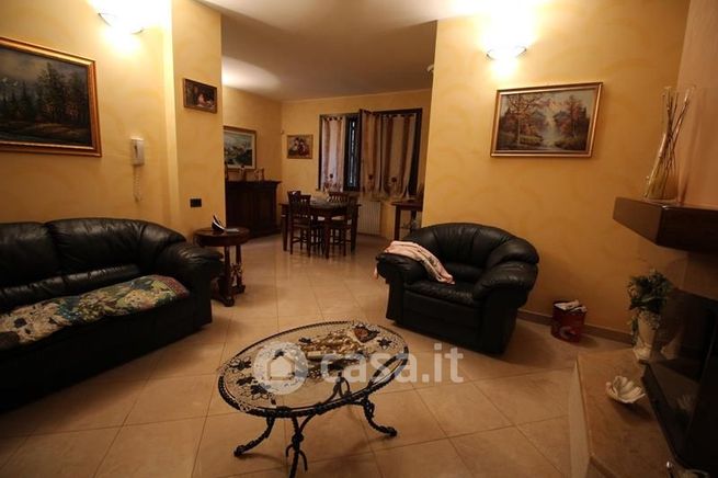 Casa indipendente in residenziale in Via Radici in Piano