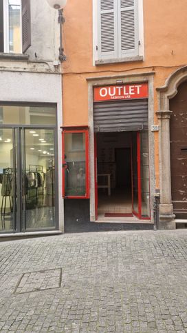 Negozio/locale commerciale in commerciale in Via San Vittore 55
