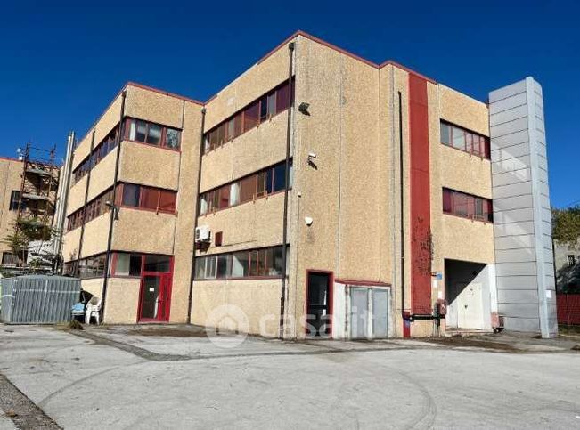 Capannone in commerciale in Via delle Pianazze