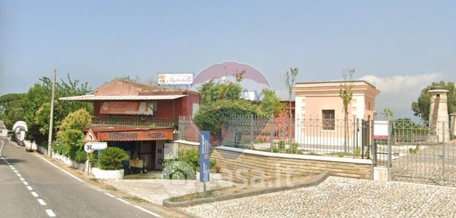 Attivitã /licenza (con o senza mura) in commerciale in Via Punta Fiume 1