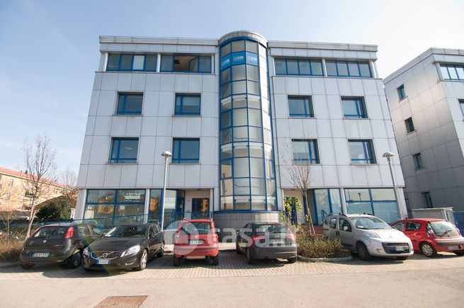 Ufficio in commerciale in Via di Corticella