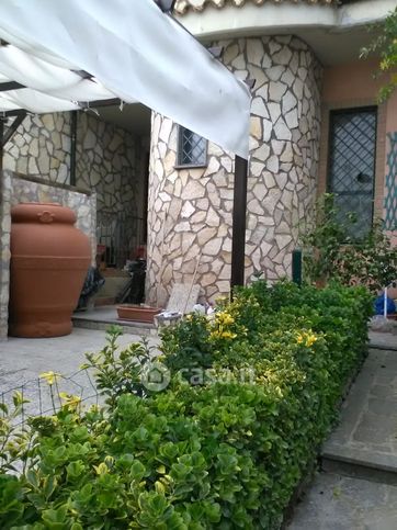 Casa bi/trifamiliare in residenziale in Via Irlanda