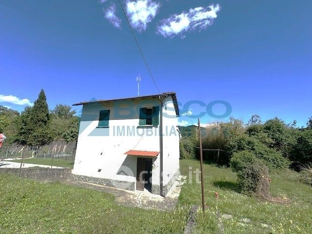 Casa indipendente in residenziale in Via Val di Carrara