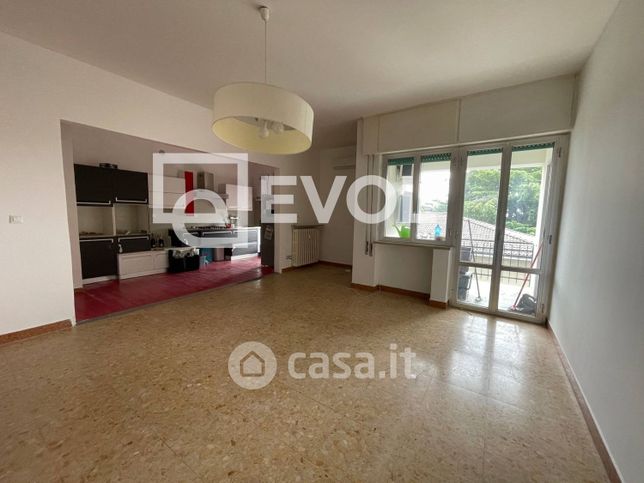Appartamento in residenziale in Via Alberto Picco 6