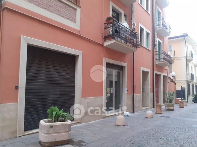 Appartamento in residenziale in Via Adua 23