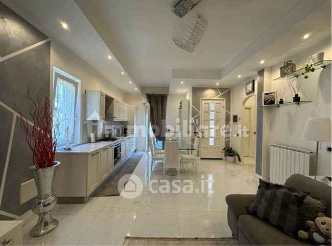Casa bi/trifamiliare in residenziale in Via Ugo Bassi