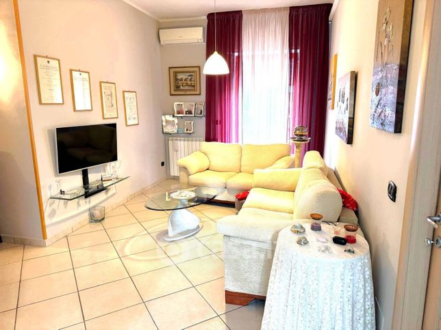 Appartamento in residenziale in Via G. Cesare 31