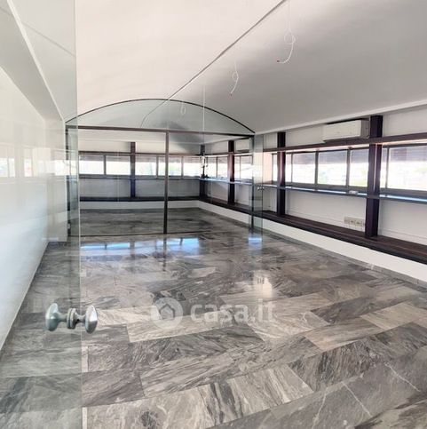 Ufficio in commerciale in Via Domenico Alberto Azuni