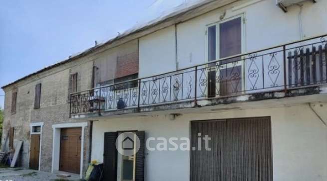 Casa indipendente in residenziale in Viale Roma