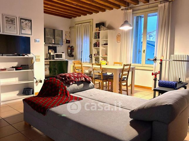 Appartamento in residenziale in Corso SS. Felice e Fortunato 220