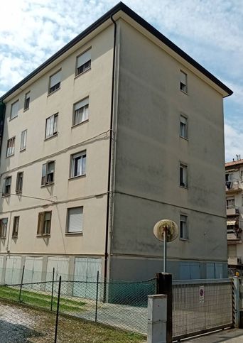 Box/posto auto in residenziale in Via delle Regioni