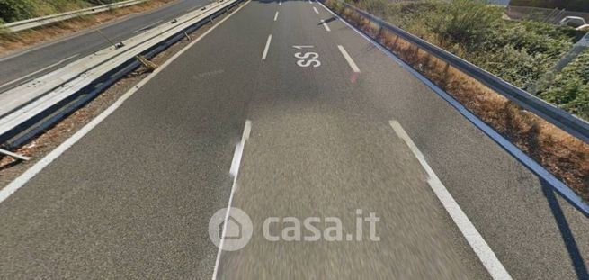 Capannone in commerciale in Via Aiaccia 56