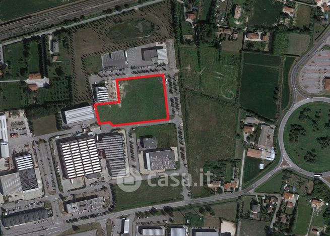 Terreno agricolo in commerciale in Via Enrico Toti