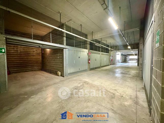 Box/posto auto in residenziale in Via Monte Pasubio