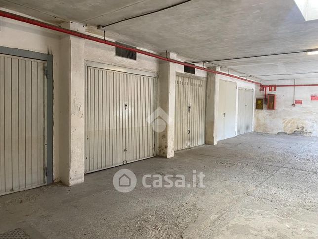 Garage/posto auto in residenziale in Via Brenta 14