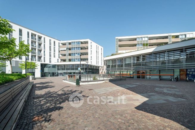 Ufficio in commerciale in 