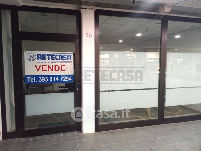 Negozio/locale commerciale in commerciale in Strada Marosticana