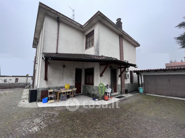Casa bi/trifamiliare in residenziale in Via San Giovanni