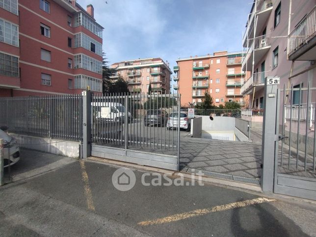 Box/posto auto in residenziale in Via Fabio Filzi