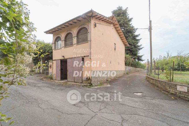 Appartamento in residenziale in Via di Marino Campagna 5