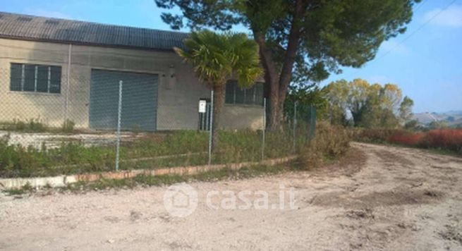 Capannone in commerciale in Contrada Croce San Michele